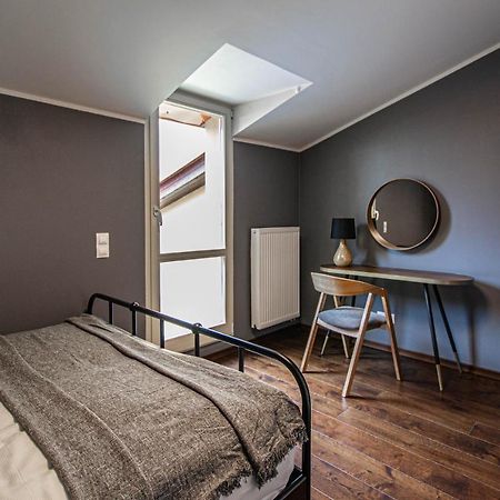 Quite Loft With Balcony And 3 Air Conditioners Praha Bagian luar foto