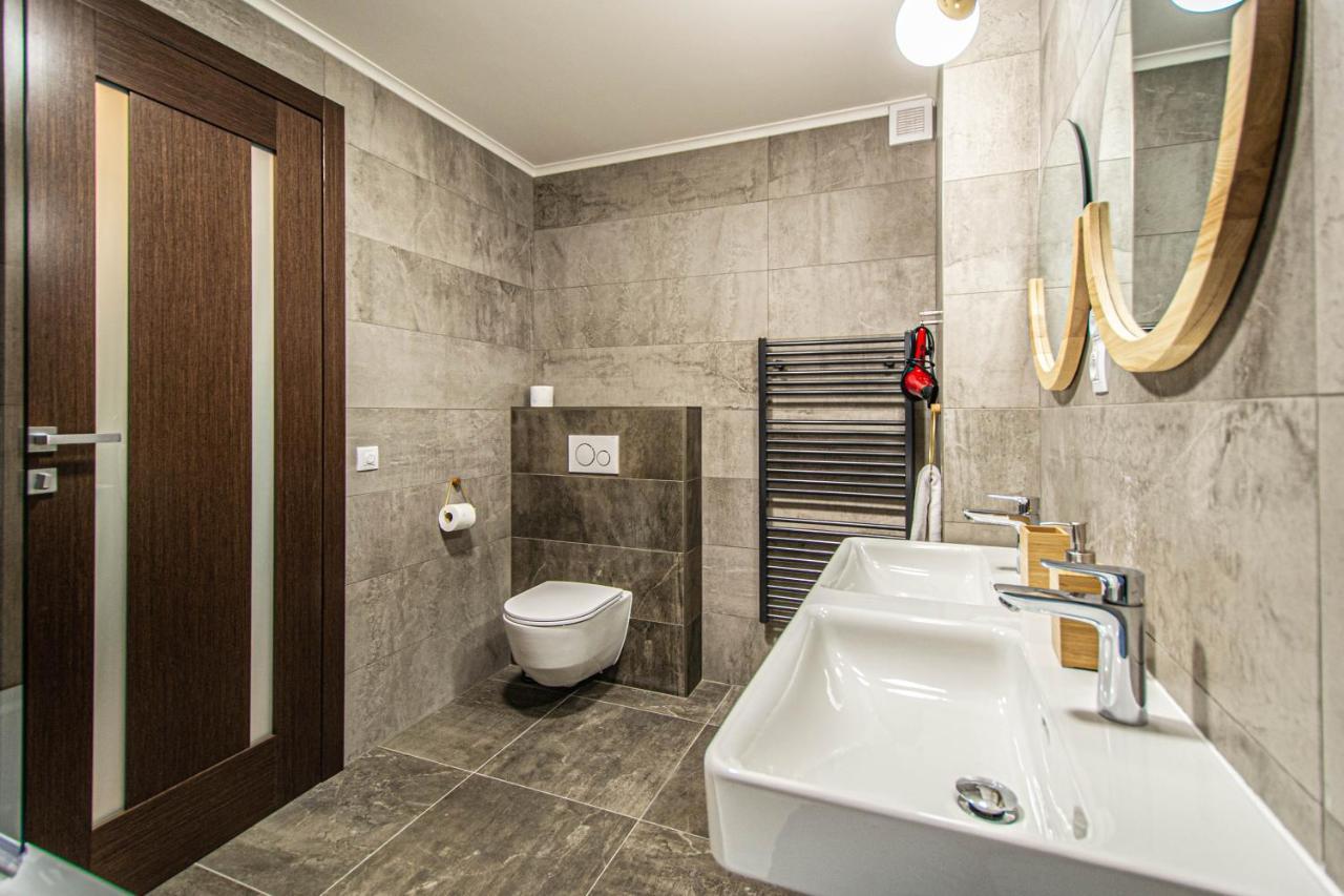Quite Loft With Balcony And 3 Air Conditioners Praha Bagian luar foto