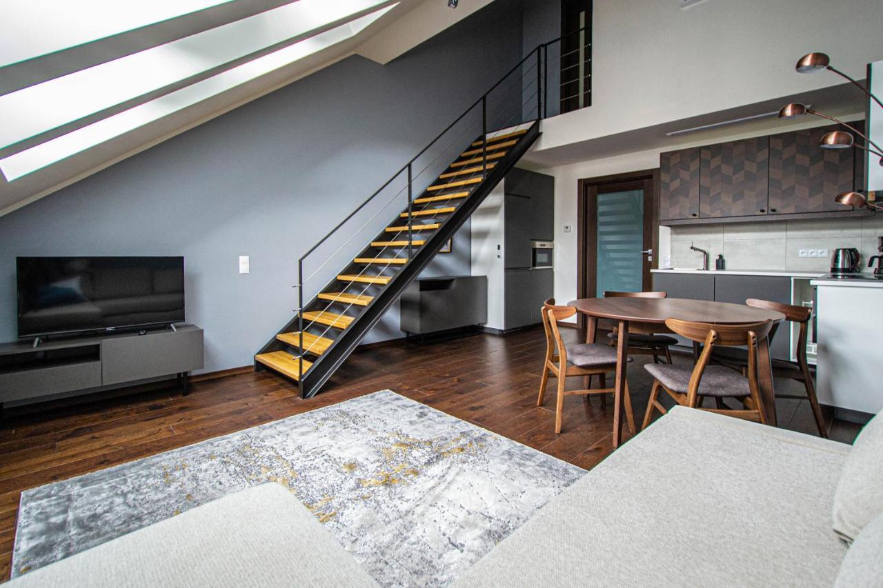 Quite Loft With Balcony And 3 Air Conditioners Praha Bagian luar foto