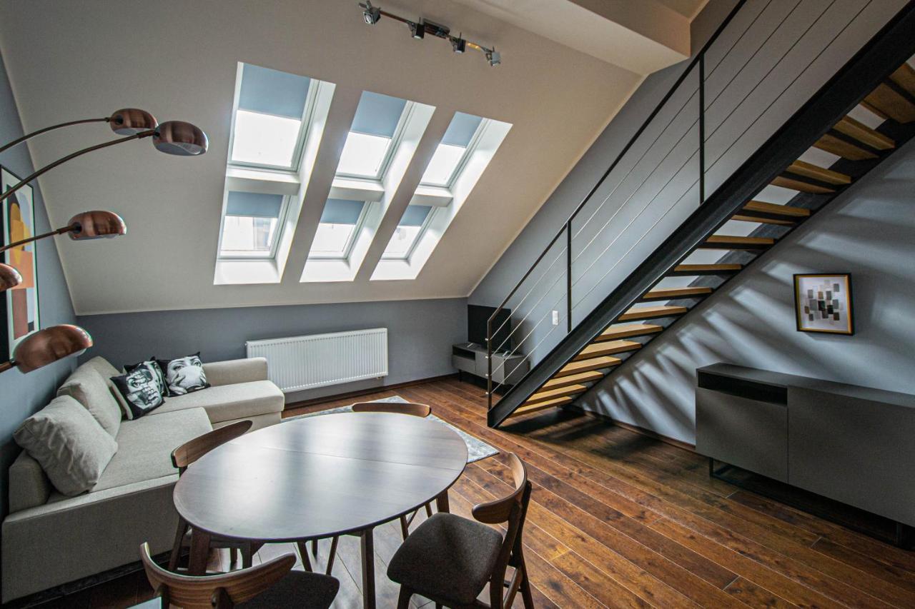 Quite Loft With Balcony And 3 Air Conditioners Praha Bagian luar foto