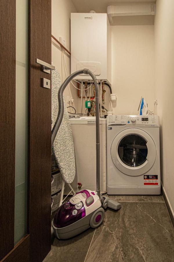 Quite Loft With Balcony And 3 Air Conditioners Praha Bagian luar foto