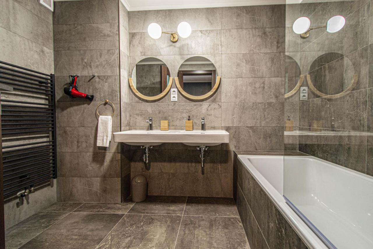 Quite Loft With Balcony And 3 Air Conditioners Praha Bagian luar foto